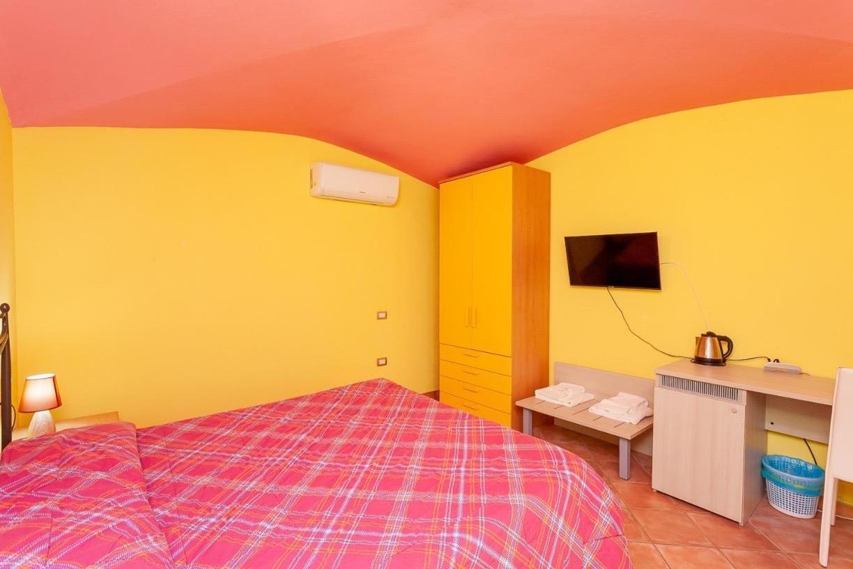 B&B Pettirosso Garden San Teodoro  Εξωτερικό φωτογραφία