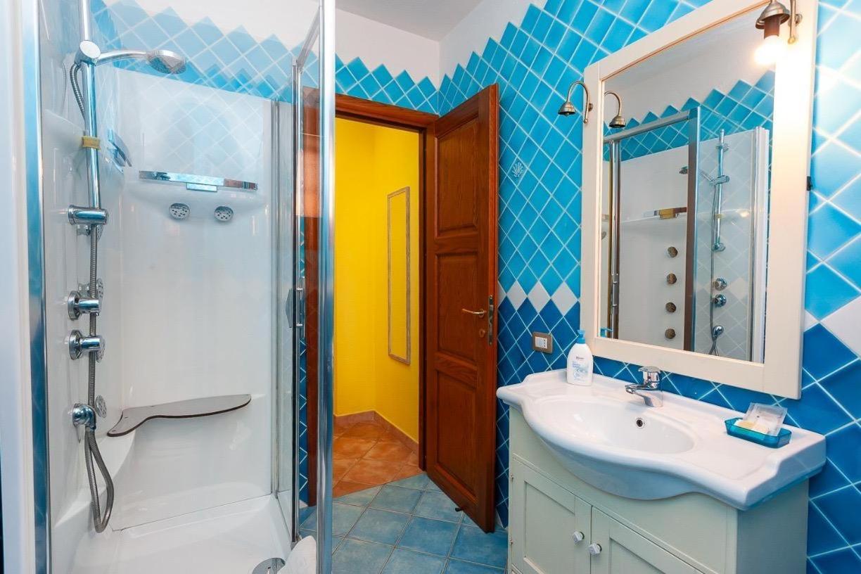 B&B Pettirosso Garden San Teodoro  Εξωτερικό φωτογραφία