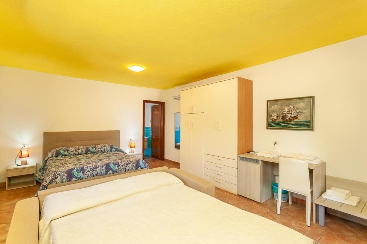 B&B Pettirosso Garden San Teodoro  Εξωτερικό φωτογραφία